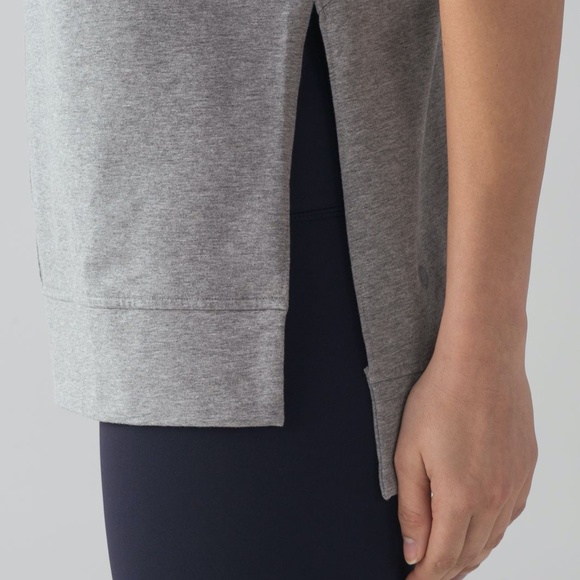 Lululemon Cut Above Tee - Size 6 - Picture 4 of 6